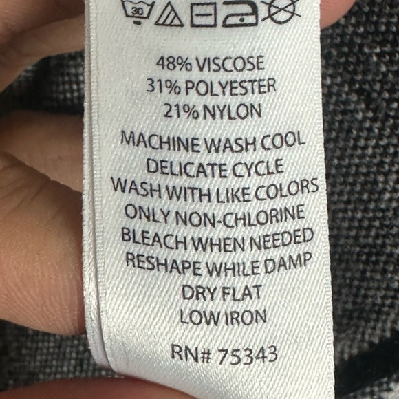 Tahari Black White Open Knit Cardigan Size S Long Lightweight Sweater - Picture 5 of 6